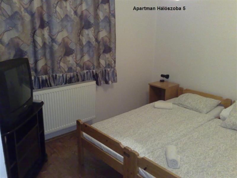 Marci Villa Pecs Room photo