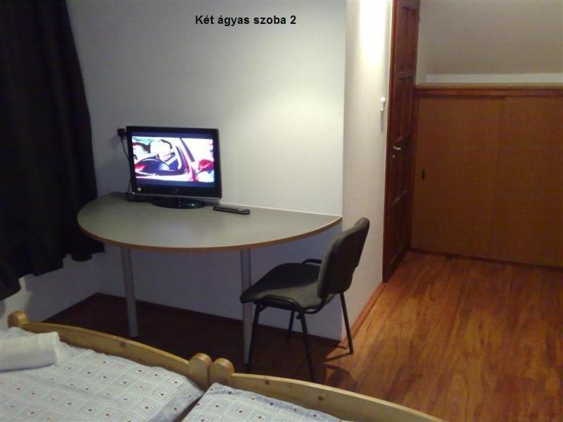 Marci Villa Pecs Room photo